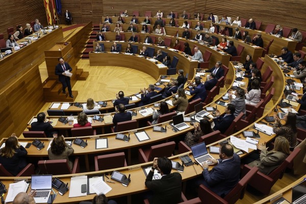 El Consell aprueba una guía metedológica para combatir la hiperregulación y mejorar la calidad normativa