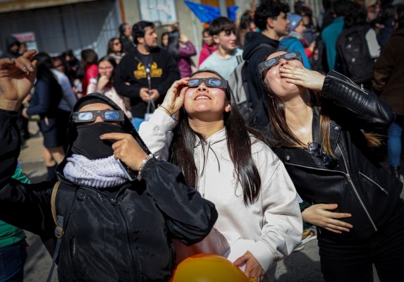 El Consell crea una comisión para el seguimiento de los eclipses solares de agosto de 2026 y enero de 2028