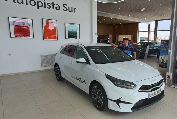 Kia Autopista Sur cede un Kia Ceed al piloto del Aspar Team David Alonso