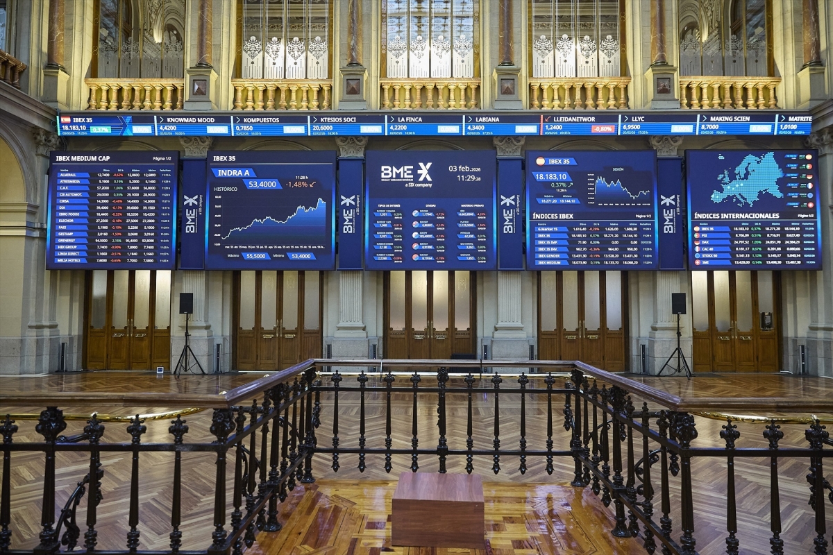 El Ibex 35 firma su mayor aumento semanal desde noviembre de 2025 (+2,91%) y se consolida en los 18.100
