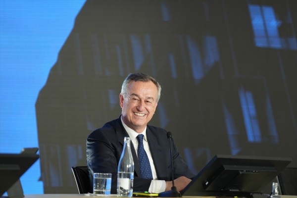 González-Bueno ganó 4,81 millones como CEO de Sabadell en 2025 y Oliu 1,85 millones como presidente