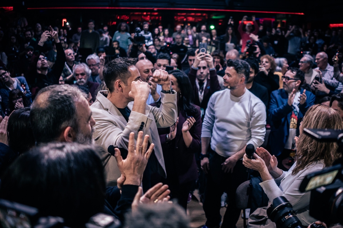 Emilio Delgado y Gabriel Rufián, en la Sala Galileo Galilei el pasado miércoles. - Foto: CÉSAR VALLEJO RODRÍGUEZ / EP Emilio Delgado y Gabriel Rufián, en la Sala Galileo Galilei el pasado miércoles.