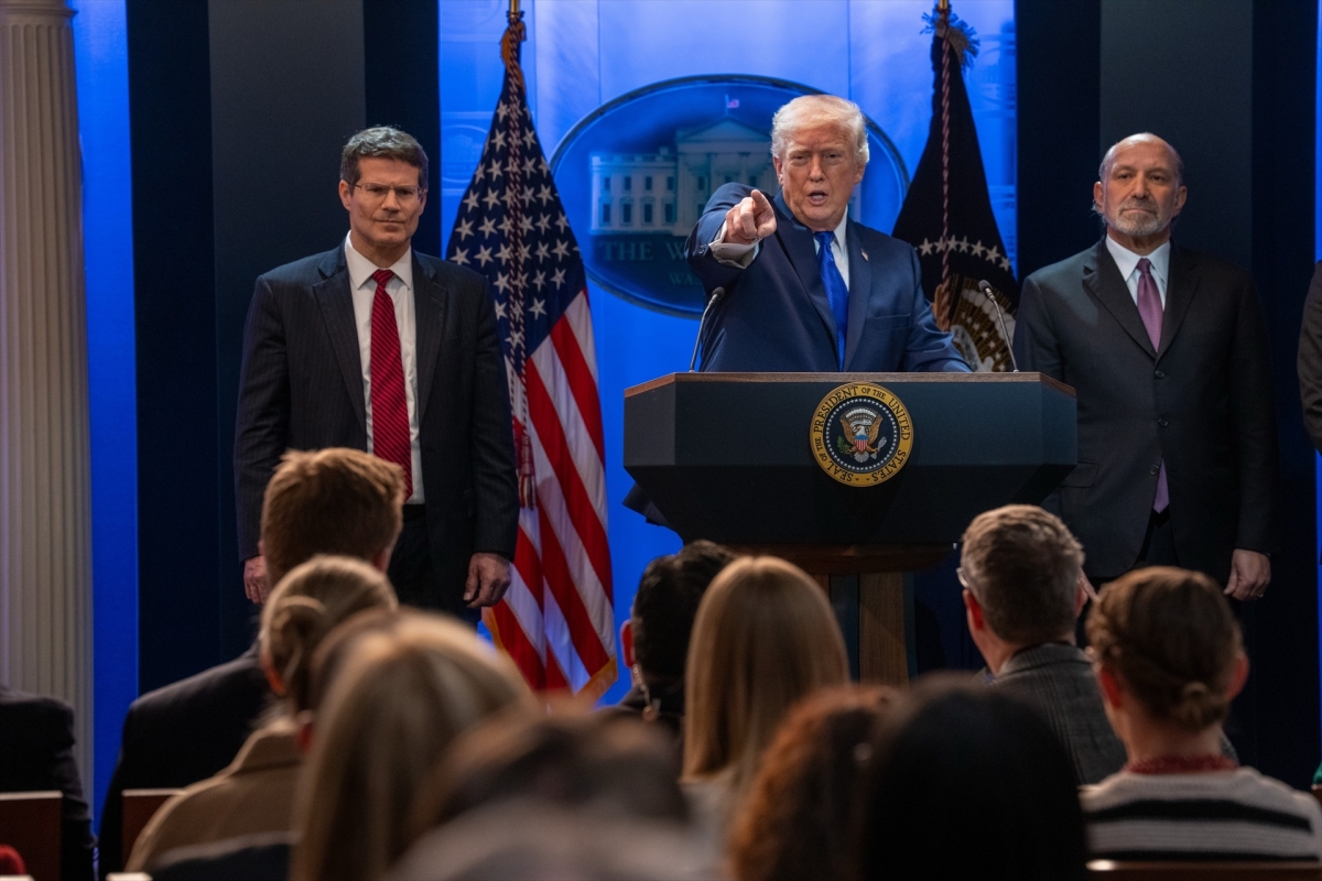 Trump sube al 15% los aranceles globales de represalia tras el varapalo del Supremo