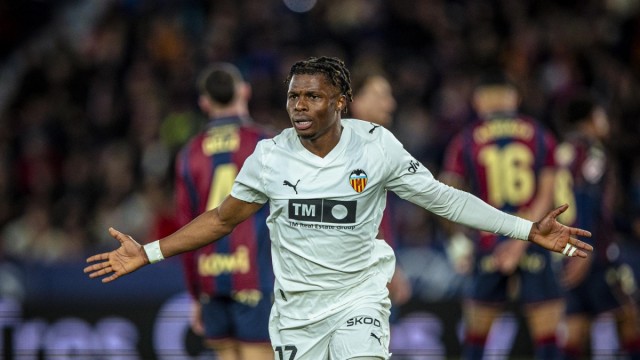 El Valencia visita La Cerámica para intentar cambiar la cara de la temporada 