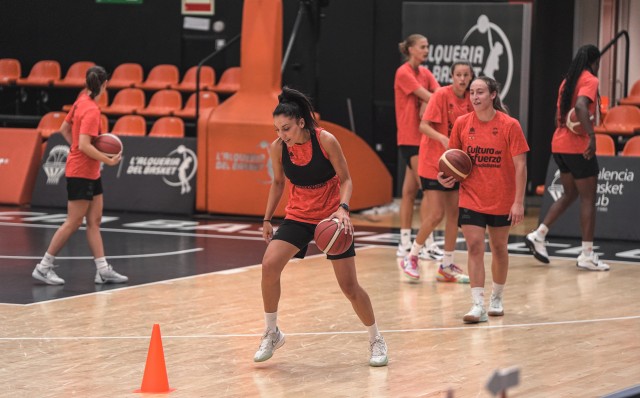 El Valencia Basket completa su primera sesión e inicia su pretemporada en la pista