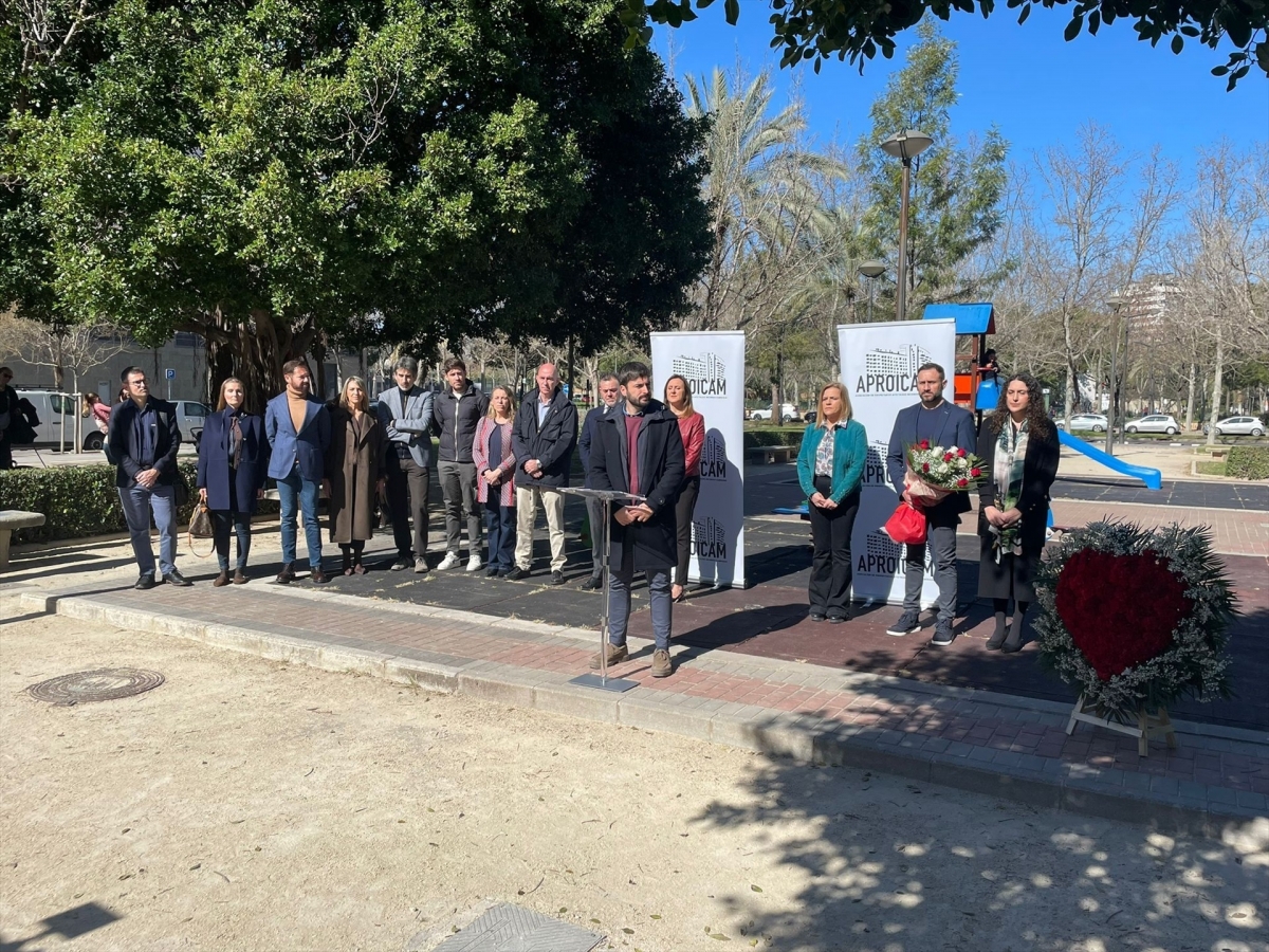 Propietarios del edificio de Campanar recuerdan a fallecidos dos años después del incendio y prevén volver este 2026