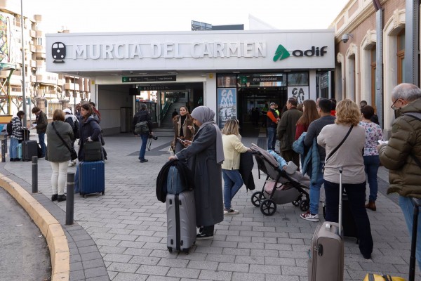 Consumur pide eliminar el AVE entre Murcia y Málaga que pasa por Madrid al ser 