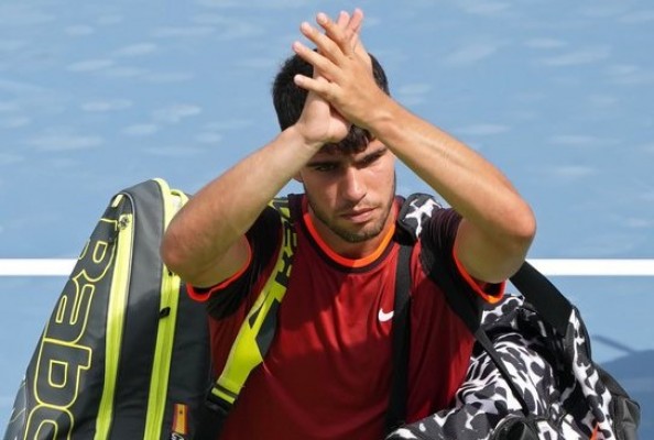 Alcaraz queda a 2.400 puntos de Sinner y ve seriamente amenazado su tercer puesto en la ATP
