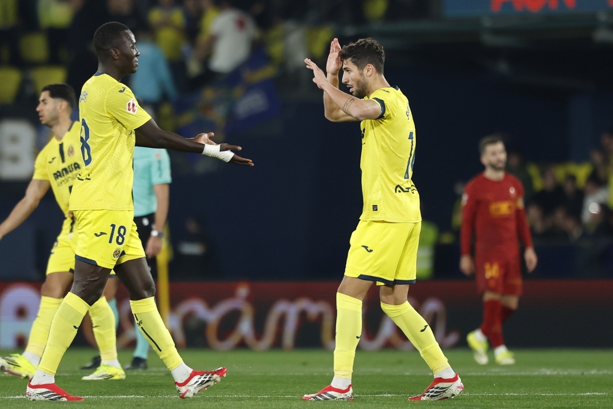 El Villarreal resiste la remontada ante el Valencia con oficio, experiencia y una Cerámica encendida