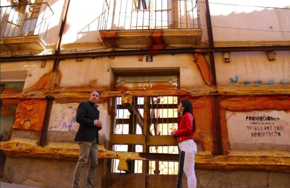 Lorca subasta tres solares privados en el casco histórico y expropia dos parcelas en San Cristóbal para crear una zona verde