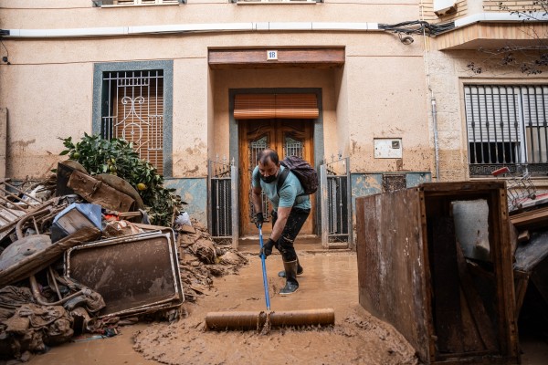 Un alto cargo del Consell dice que cuando habló con Mazón la tarde de 29O tenía 