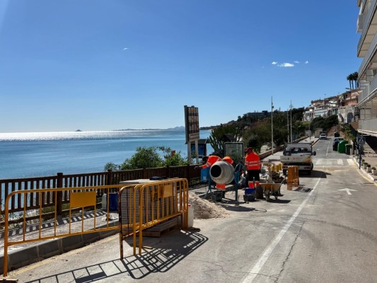 Orihuela mejora la accesibilidad y la conexión con el paseo marítimo con la remodelación de la calle Barranco Rubio