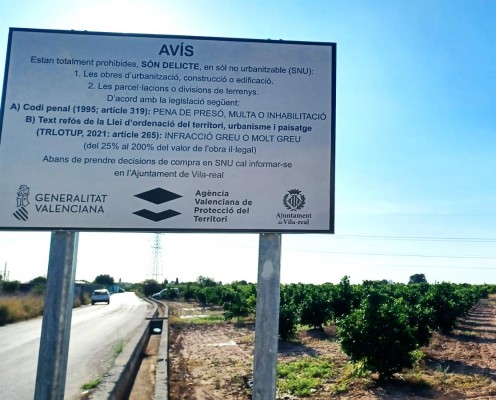 Vila-real adverteix amb cartells del delicte que suposa construir en sòl no urbanitzable 