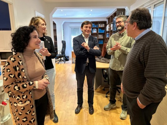 La Generalitat coordina con Unicef medidas para promover la protección de los derechos de los menores