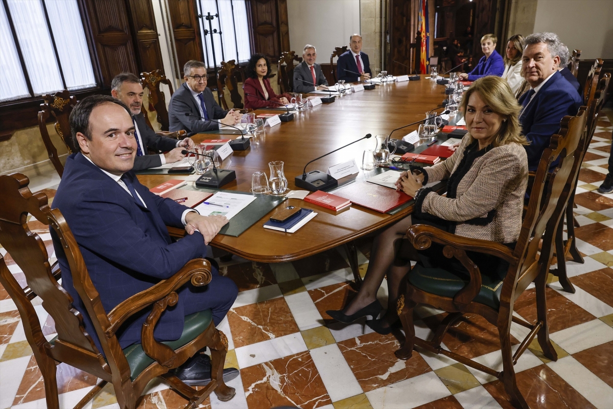 Pérez Llorca sigue con su particular 'revolución' por goteo en el segundo escalón del Consell