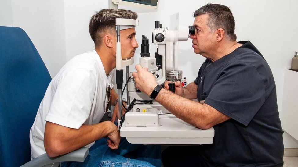 Iván Romero sufre una erosión ocular pero llegará a tiempo ante el Alavés
