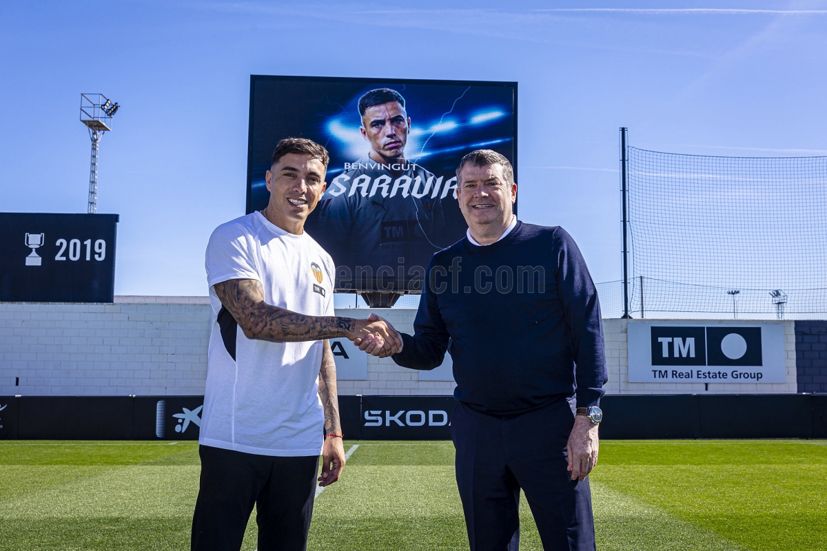 Renzo Saravia: despliegue físico y experiencia para la defensa del Valencia CF