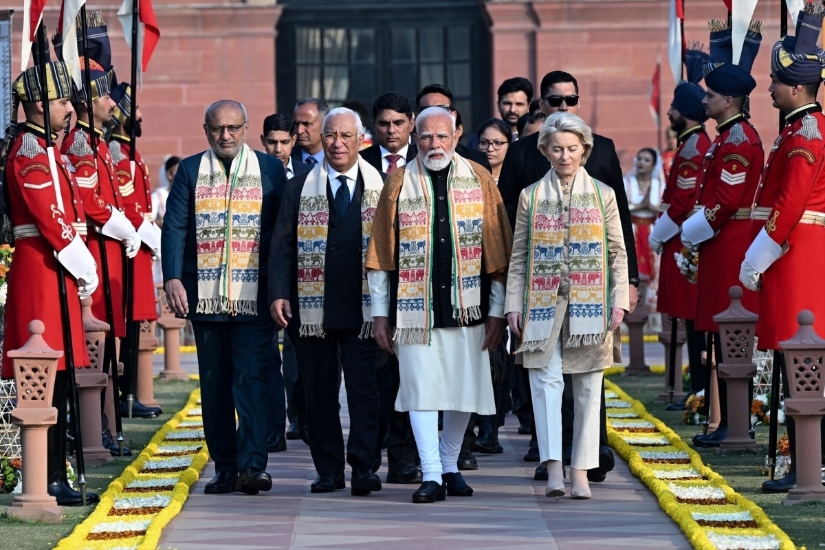 El Congreso arropa a la cerámica: PP, PSOE y Compromís se unen para reclamar medidas de defensa ante la India y una revisión del CO₂