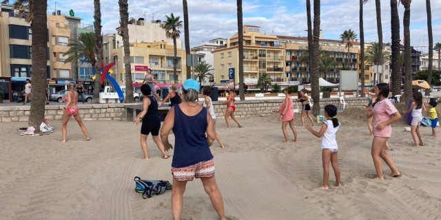 Peñíscola tira del sector turístico castellonense en el puente de agosto, que roza el 88% en la costa