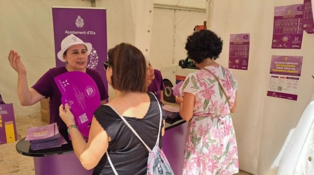 Los Puntos Violeta de Elche atendieron a 2.000 personas durante las fiestas patronales