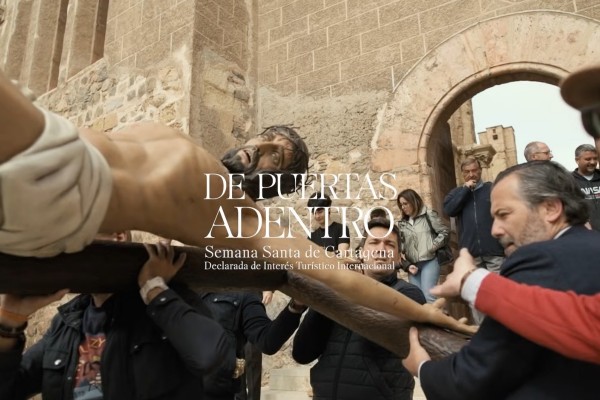 Cartagena estrena este miércoles el documental ‘De puertas adentro’, un viaje al corazón de sus cofradías