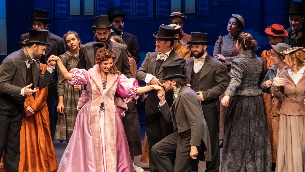 Cuatro miradas sobre 'La Bohème': así se vive esta ópera que recorre la provincia de Alicante