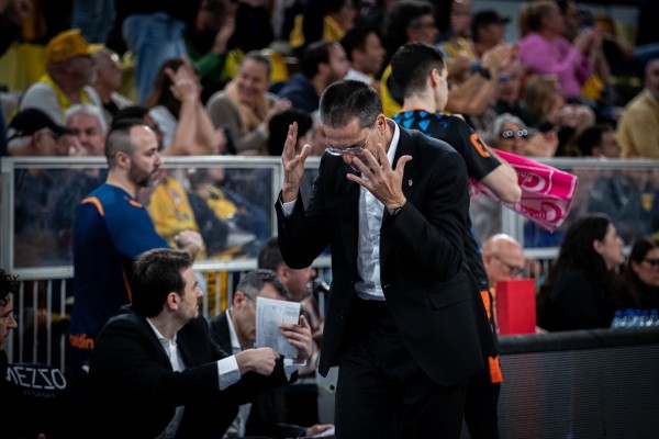 Pedro Martínez denuncia públicamente el arbitraje de la semifinal ante el Real Madrid