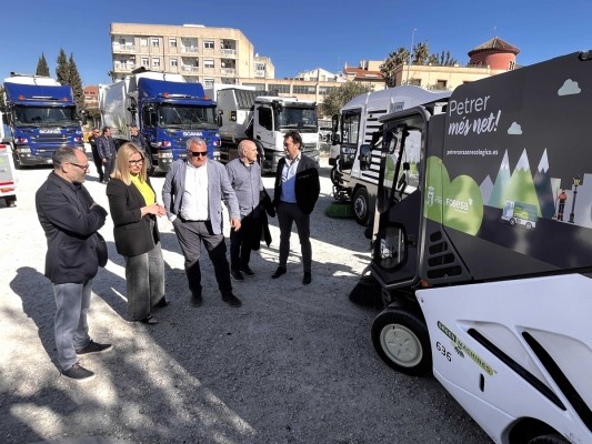 Petrer refuerza el servicio de limpieza con nueva maquinaria más eficiente y sostenible hasta 2030