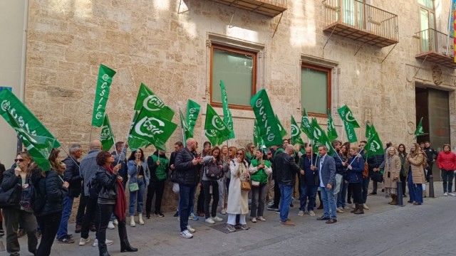 CSIF protesta ante Hacienda para que la Generalitat actualice las retribuciones de sus empleados