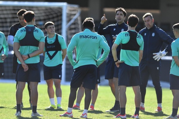 El Efesé, crecido tras ganar el derbi, recibe al Sevilla Atlético con Vélez debutando en casa 