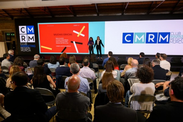 El Club de Marketing de la Región de Murcia reúne a más de 100 profesionales en su primer encuentro del año