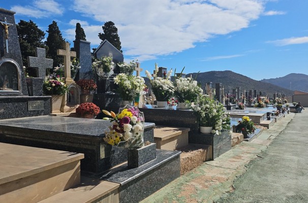 Impulsan un camposanto multiconfesional junto al cementerio de San Antón