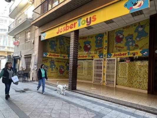 Cambiemos Orihuela propone un plan de choque para reactivar el centro histórico y frenar el cierre de comercios
