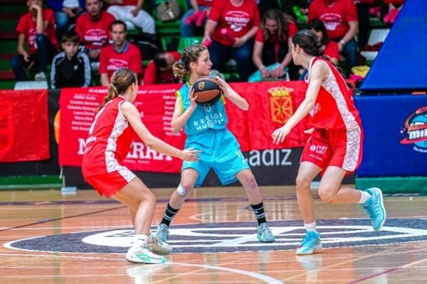 Las selecciones murcianas sub-12 disputarán el Planeta Mini en Salou y Reus