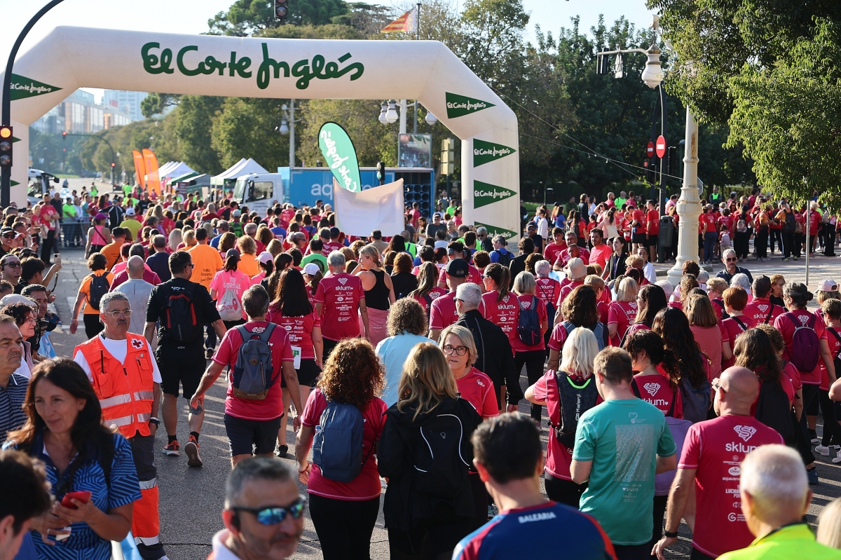 Los dorsales de las marchas de RunCáncer, disponibles en los centros de El Corte Inglés