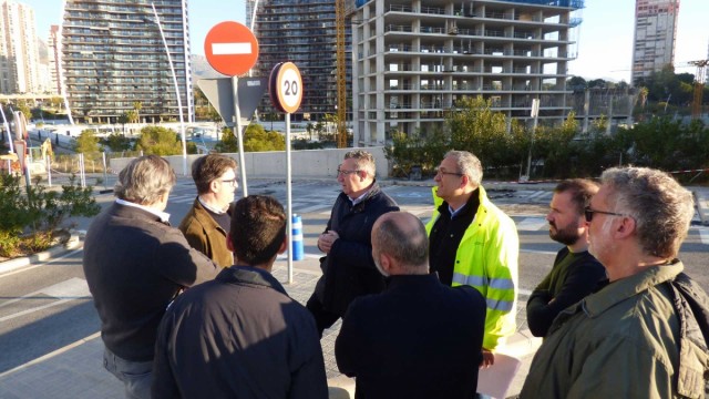 Benidorm finalizará en junio la instalación de placas fotovoltaicas en el parking de poniente