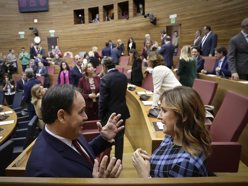 El PP se escuda en la apertura de juicio sobre Oltra para defender la continuidad de Mazón en Les Corts