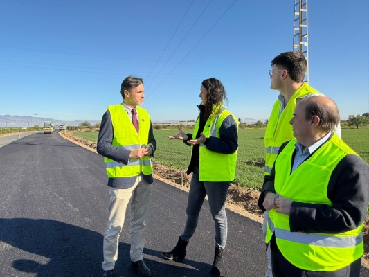 La carretera que une Fuente Álamo con la pedanía de Las Palas refuerza el firme con una inversión de 1,3 millones