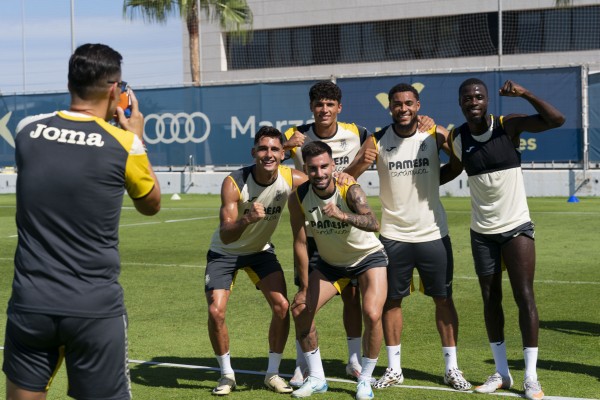 Un Villarreal en construcción recibe al imponente Atlético en el regreso de Sørloth a La Cerámica