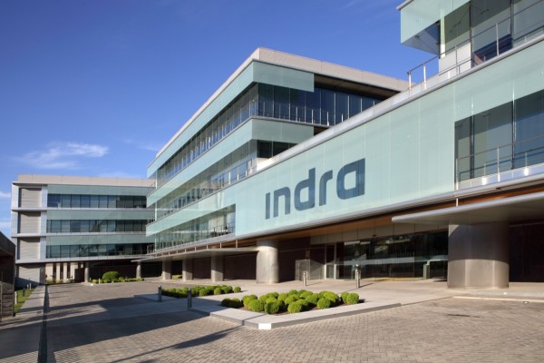 Indra remonta más de un 3% en Bolsa pese a la posible salida de su presidente Ángel Escribano
