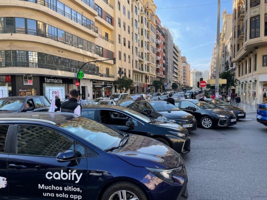 Las VTC también estallan contra el decreto del Consell y amenazan con recurrir a Bruselas