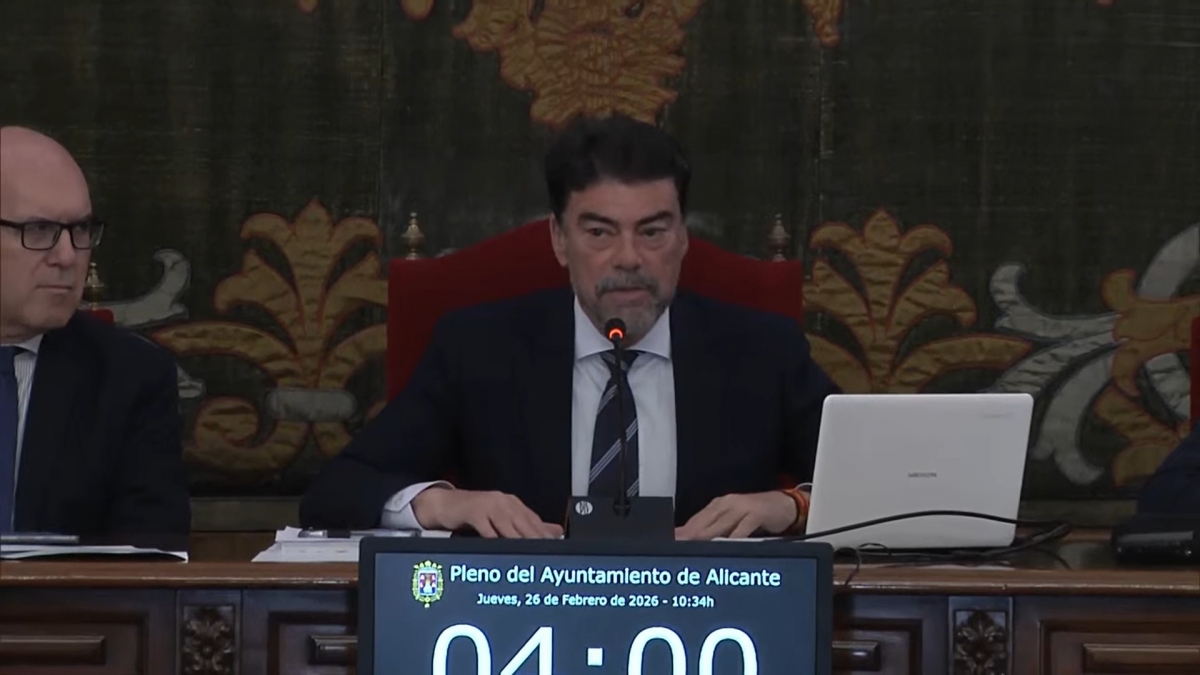Vox evita la reprobación de Barcala por la crisis de las VPP pese a exigir su dimisión