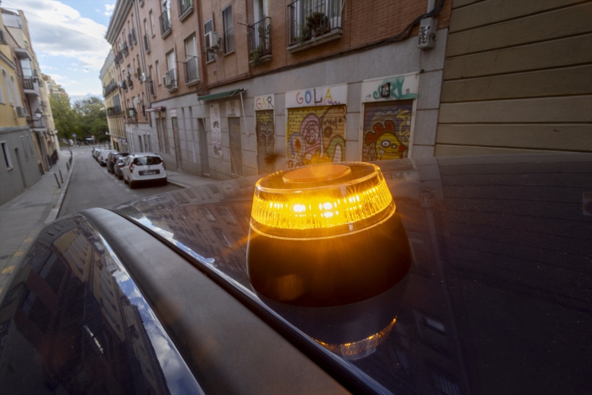 Bruselas descarta que la baliza V16 vulnere el derecho de la UE y defiende la competencia nacional en seguridad vial