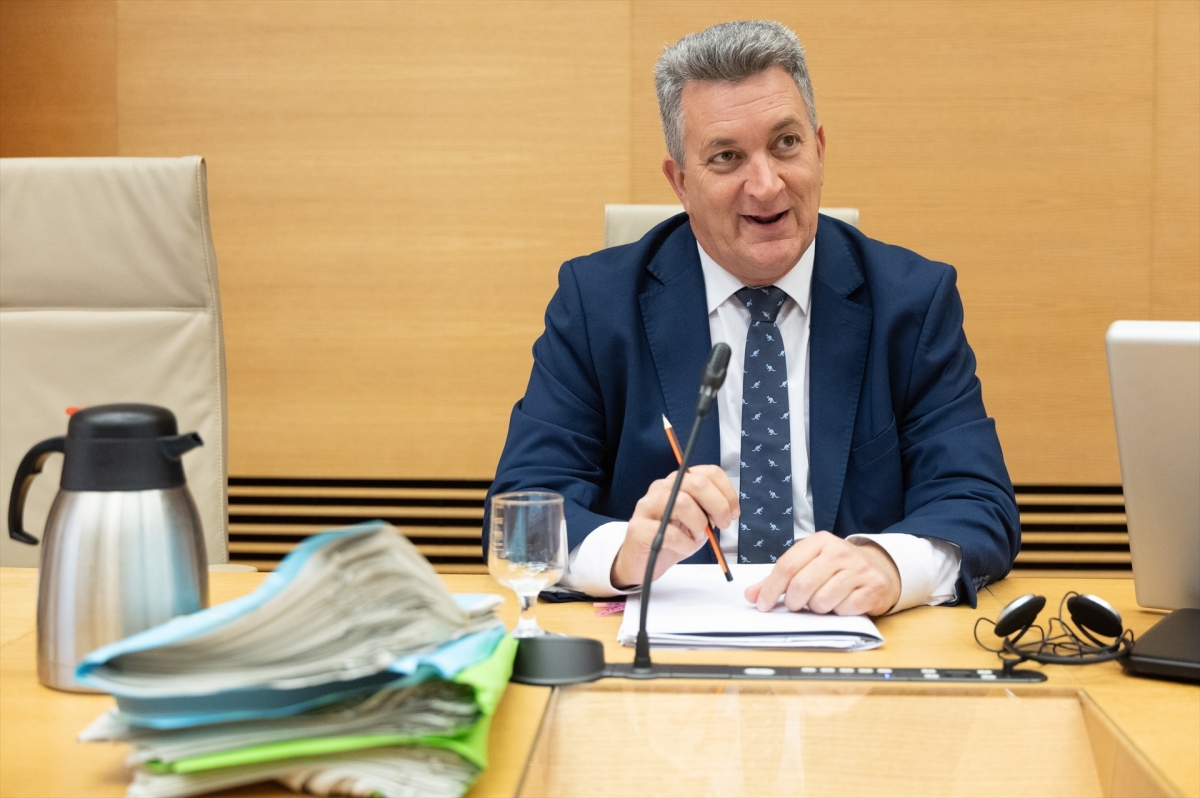 La Generalitat reunirá la próxima semana al taxi y a las VTC para 