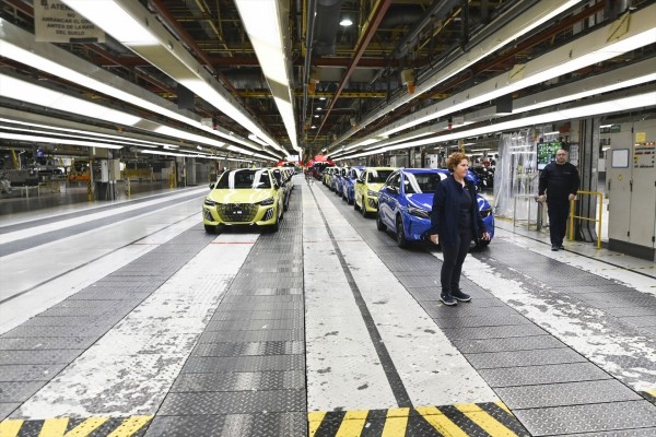 Stellantis pierde 22.300 millones de euros en 2025 por el reajuste de su estrategia de negocio
