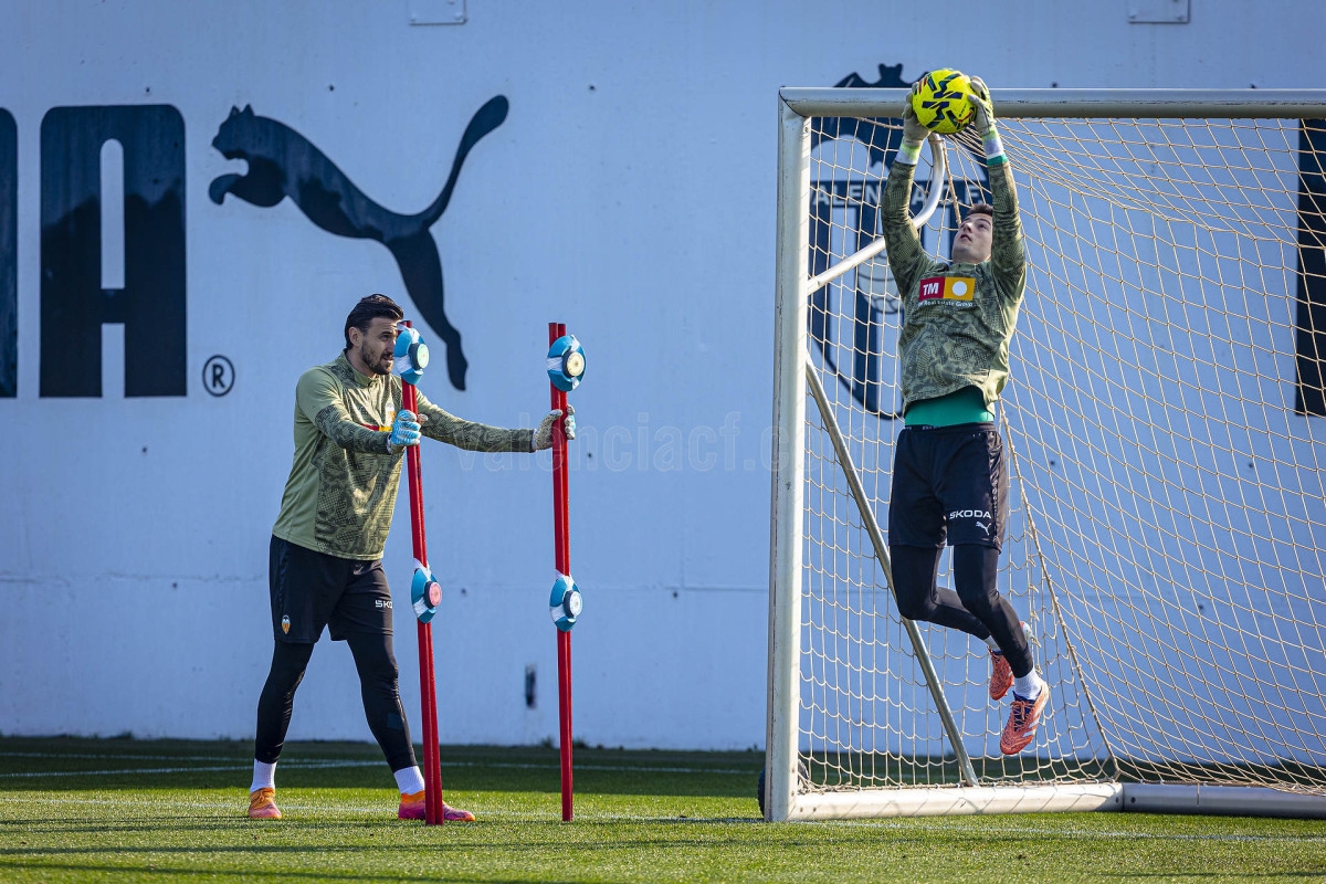 Corberán tiene que 'mojarse' otra vez en la portería