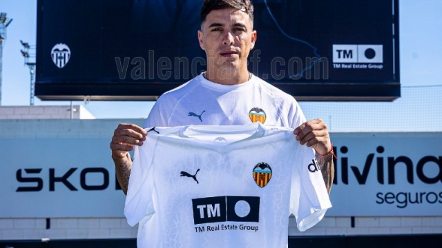 Renzo Saravia sigue un plan específico de trabajo con el Valencia