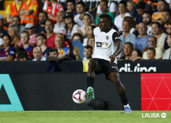 David Otorbi, con 16 años y 306 días, el más joven en debutar en Liga con el Valencia