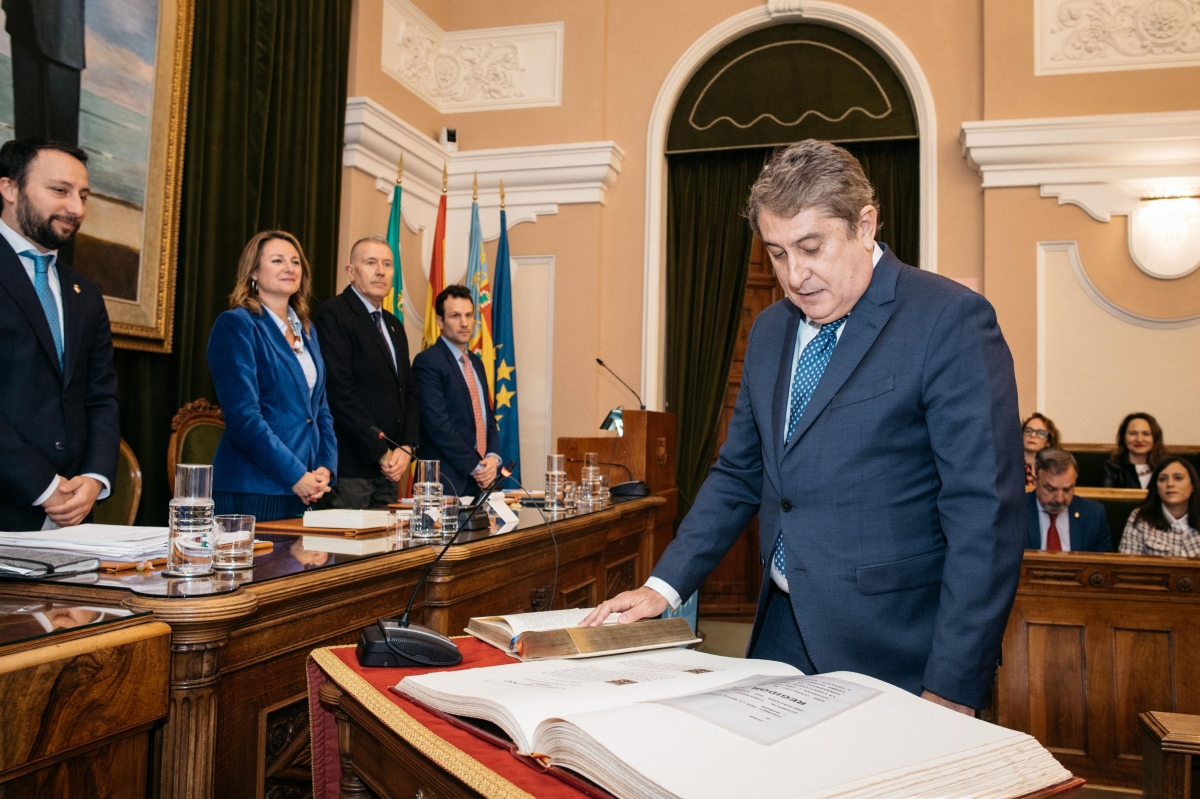 Gonzalo Romero, nuevo concejal de Movilidad del Ayuntamiento de Castelló, toma posesión del cargo.