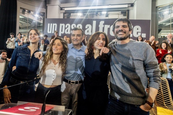 Cuatro partidos en busca de un líder